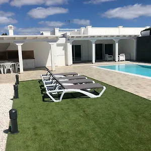 https://casa-mercedes-playa-blanca-lanzarote.in-canary-islands.com