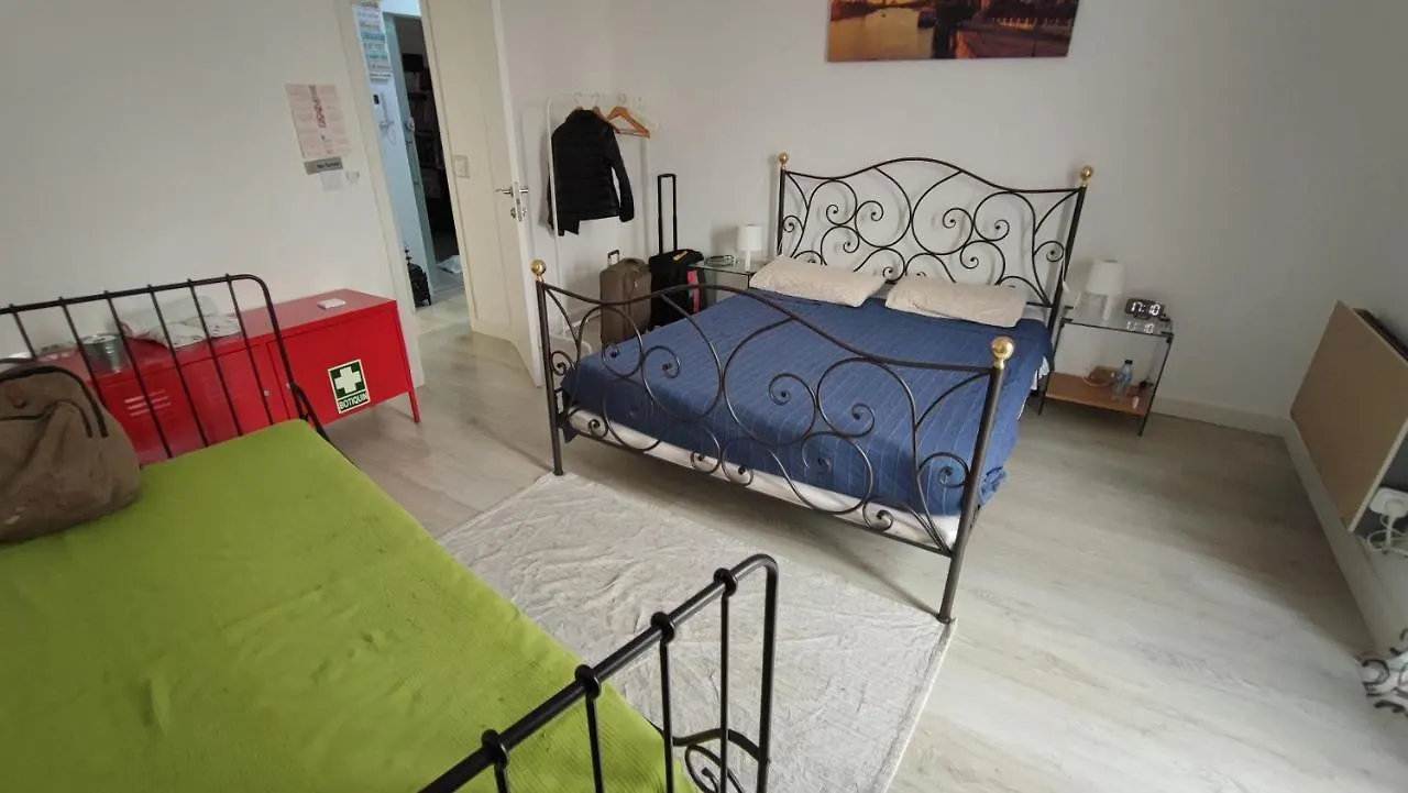 Betis Del Oro Apartment Seville Homestay